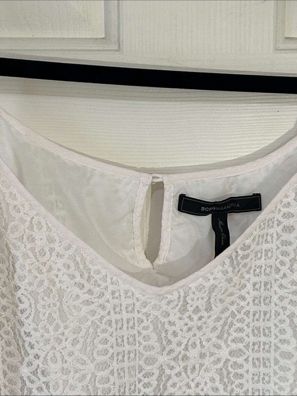 BCBGMaxAzria White Lace Trim Asymmetrical Lace & Mesh Panel Flowy Camisole MED - Picture 6 of 8